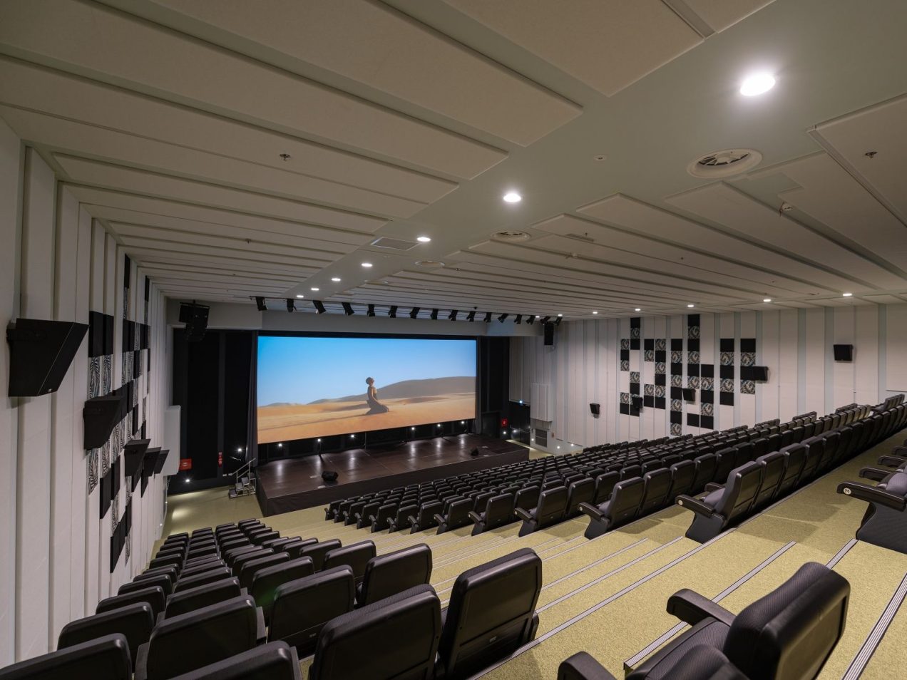 portfolio_sustainable-concert-hall-theatre_images_xl@Apfel Theatre Concert Hall Flat Panel PET VMT by Audion Croatia 2022_5